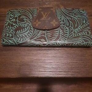 Elegant Brown and Green Women's Wallet